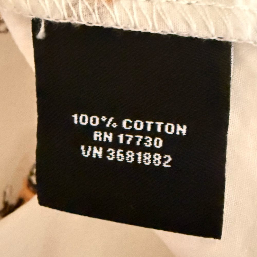 Victoria Beckham Women’s Button-Down  Cream Shirt w/Bumble Bees Print Small - Picture 10 of 11